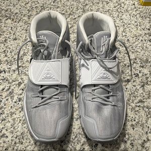 Nike Kyrie 6 - Men’s US 15